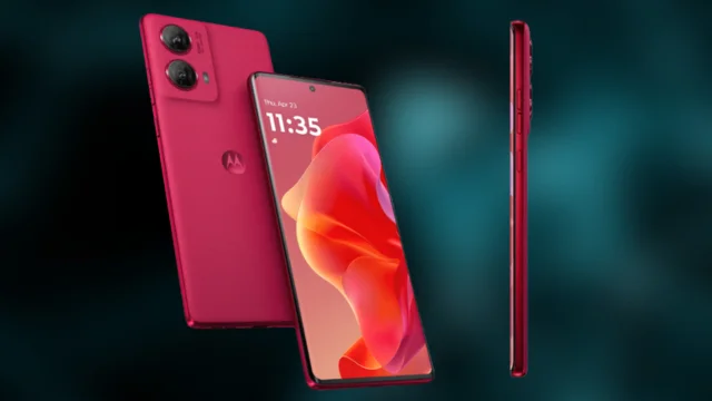 Motorola Moto G85 5G have a curved display that is premium and comfortable to hold