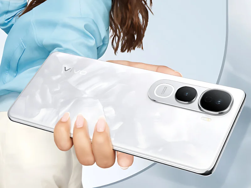 The Vivo Y400 Pro combines its AI features with a 6.77-inch AMOLED display